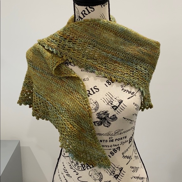 Hand-knitted Olive Melange Shawl - Picture 6 of 9